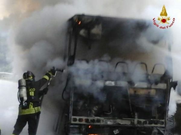 Vigili del Fuoco di Palmi, incendio mezzo pesante