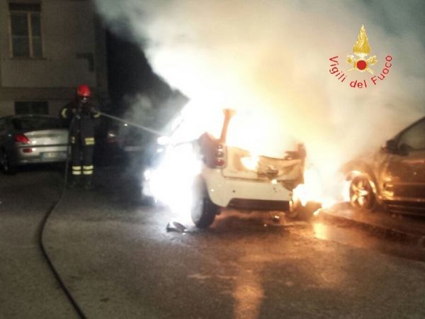 Comune di Reggio Calabria, uomo cosparge di benzina l'ex moglie