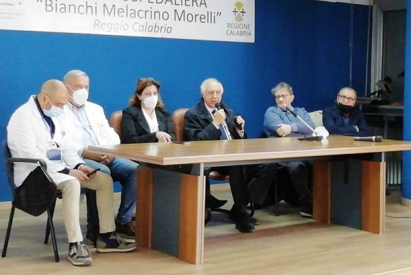 Grande Ospedale Metropolitano, medici volontari per vaccinazioni