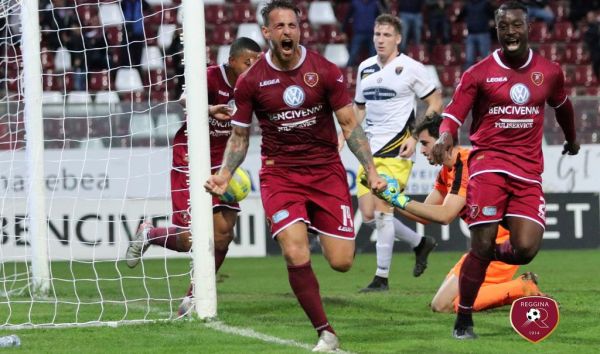 REGGINA - CHIEVO VERONA 1-1, PAREGGIO AMARANTO NEL SEGNO DI DENIS