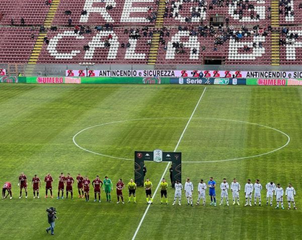 REGGINA - LECCE 1-0: Folorunsho scarta l'uovo di Pasqua, vittoria amaranto