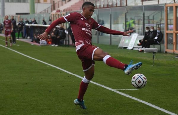REGGINA - TERNANA 3-2: RIVAS GIGANTEGGIA NEL PRIMO SUCCESSO STAGIONALE