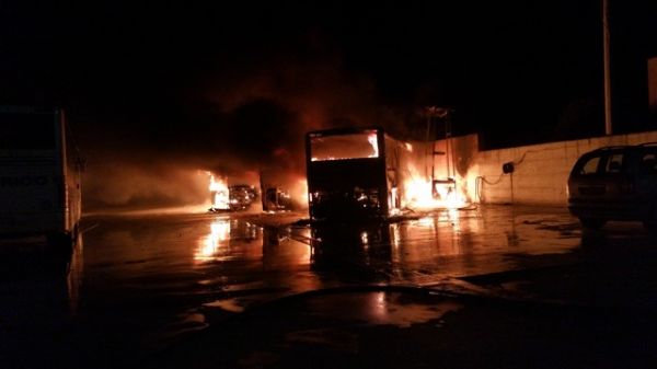 Vigili del Fuoco, incendio deposito autobus