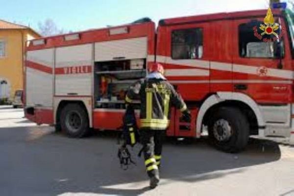 Vigili del Fuoco Reggio Calabria, omaggio ai camici bianchi