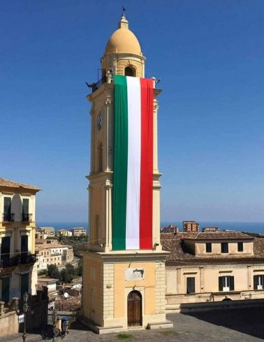 Federimprese Calabria-C.L.A.A.I. dona il tricolore alla città di Corigliano-Rossano