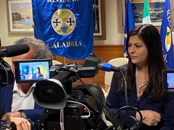 Regione Calabria, arrivano 50 migranti dalla Sicilia