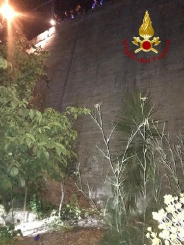 Vigili del Fuoco Reggio Calabria, persona caduta da muro