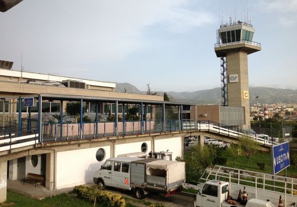 Comune di Reggio Calabria, affidamento trentennale aeroporto