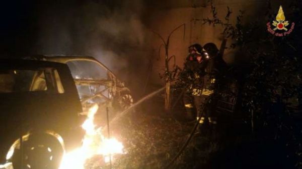Vigili del Fuoco, interventi per auto in fiamme