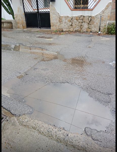 Reggio Calabria, Via Eremo Botte sommersa dall’acqua: "Sorical intervenga subito"