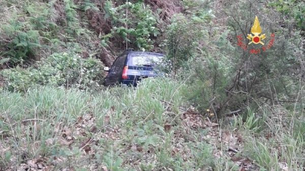 Vigili del Fuoco Catanzaro, auto fuori strada