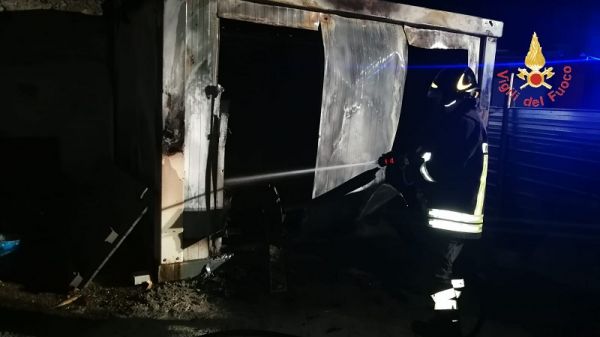 Vigili del Fuoco Catanzaro, intervento per incendio in cantiere