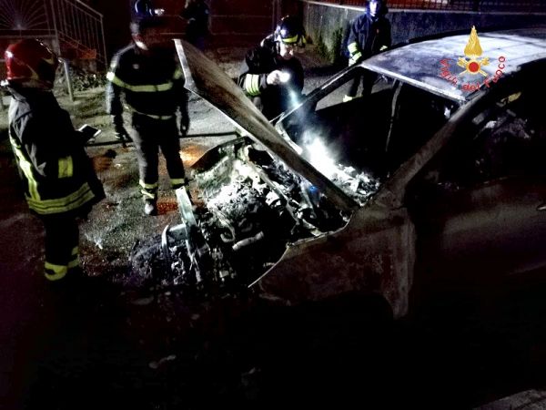 Vigili del Fuoco Lamezia, incendio autovettura